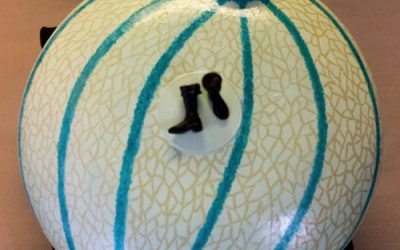 Crapaud Melon et Bottes de Cuir